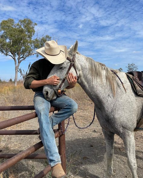 Country Boy Outfits, Cowboy Romance, Texas Man, Cowboy Aesthetic, Black Cowgirl, Mexican Men, Cowboys Men, Wild Eyes