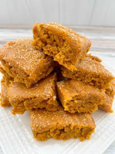 Sugar Cookie Vegan Pumpkin Bars Vegan Pumpkin Bars Recipe, Vegan Pumpkin Bars, Raisin Chocolate Chip Cookies, Oatmeal Raisin Chocolate Chip Cookies, Vegan Pumpkin Cookies, Pumpkin Sugar Cookies, Yummy Sugar Cookies, Vegan Oatmeal, Peanut Butter Pumpkin