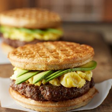 Waffle Sandwich Recipe, Homemade Ground Beef, Waffle Sandwich Breakfast, Waffle Sandwiches, Sausage Sandwich, Sausage Patties, Savory Waffles, Sausage Sandwiches, Frozen Waffles