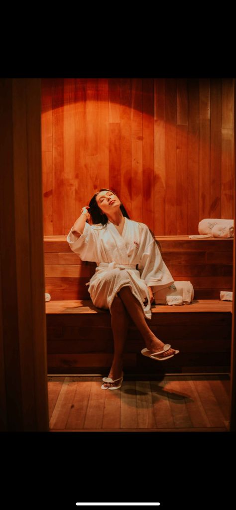 At home infrared sauna Sauna Aesthetic, Sauna At Home, Home Infrared Sauna, Sauna Health Benefits, Infrared Sauna Benefits, Far Infrared Sauna, Canadian Hemlock, Traditional Saunas, Heat Energy