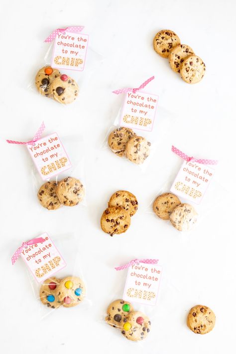 Cookie Valentines For Kids, Chocolate Chip Cookies Valentines Day, Cookie Valentines Printable, Valentine Cookies Packaging, Valentine Cookie Gifts, Cookie Valentines, Cookie Printable, Free Valentine Cards, Free Printable Valentines Cards