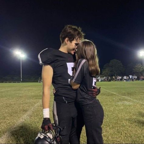 Cheerleader Couple, Couples Football, Football Couple, Cute Couples Football, Football Cheerleader, High School Couples, Football Girlfriend, Football Couples, Football Pics