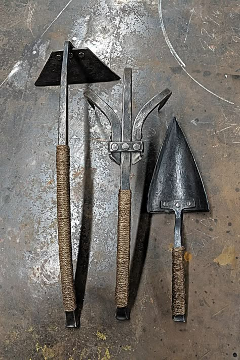 Garden Tools - If you found what you desire, it's very important that you act immediately - Visit For More! Garden Tools Diy, Forging Tools, Blacksmith Projects, Garden Store, Forging Metal, Garden Hand Tools, Iron Work, Old Tools, Homemade Tools