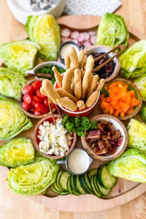 Charcuterie Side Dishes, Side Dish Charcuterie Board, Charcuterie Salad Board Ideas, Wedge Salad For A Crowd, Charcuterie Board Salad Bar, Charcuterie Board Meal Ideas, Wedge Salad Board Ideas, Wedge Salad Bar, Salad Charcuterie Boards