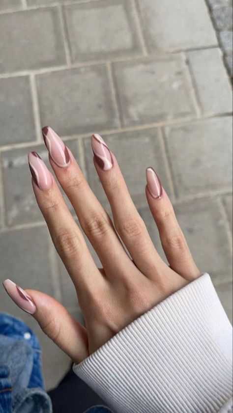 Almond Nails October, Nail Designs 2023 Trends, Fall Trendy Nails, Black Nails Almond, Fall Nail Colours, Best Fall Nails, Nails September, Nails October, Nails Acrylic Fall