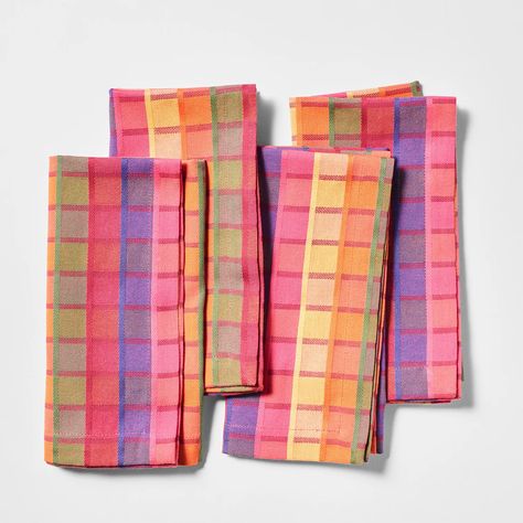 Bring timeless appeal to your kitchen with our set of vibrant plaid napkins. Made from durable cotton fabric, these napkins are highly absorbent and easy to clean, making them great for year-round use. Scalloped Table, Plaid Napkins, Summer Centerpieces, Modern Plaid, Mohair Throw, Colorful Space, Table Modern, Cute Room Decor, Dining Table Decor