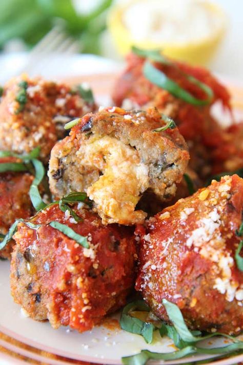 Eggplant Meatballs, Cheesy Meatballs, Parmesan Meatballs, Eggplant Parm, Eggplant Parmesan, Meatballs Recipe, Cheesy Recipes, Mini Cute, Eggplant Recipes