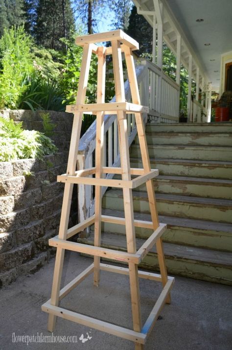 I needed something decorative in my garden and also a support to diffe… :: Hometalk Diy Garden Trellis, Garden Obelisk, Garden Vines, Have Inspiration, Homestead Survival, Love Garden, Diy Renovation, Diy Garden Projects, Garden Trellis