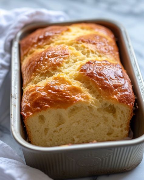 Wow, I had no idea you could make bread with just 2 ingredients! Protein Bread Recipe, Brioche Loaf, Bread Alternatives, Protein Bread, Make Bread, Cottage Cheese Recipes, Lemon Loaf, Bread Serving, Cheese Bread