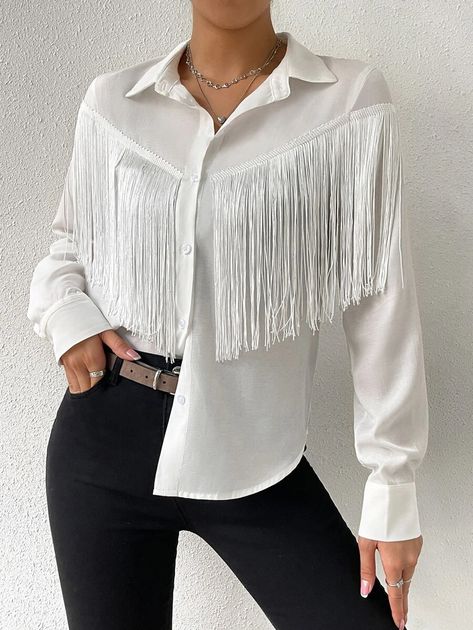 Solid Fringe Trim Shirt Fringe Shirt Outfit, Traje Cowgirl, Western Chic Fashion, Tassel Shirt, Fringe Blouse, Fringe Shirt, Looks Country, Country Concert Outfit, Plain Shirt