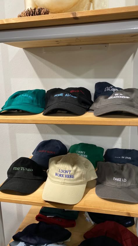 Caps Aesthetic, Cap Business, Sporty Cap, Backwards Hat, Cap Store, Trendy Caps, Masc Outfits, Hat Aesthetic, Chef Clothes