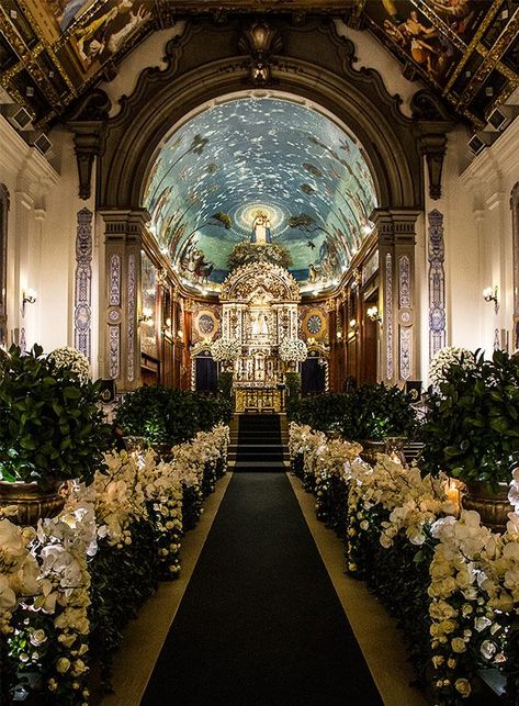 Wedding Venues Church, Wedding Church Decor, Church Wedding Decorations, Dream Wedding Decorations, Cathedral Wedding, Wedding Church, Dream Wedding Venues, Church Flowers, Catholic Wedding