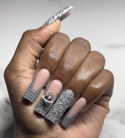 Graduation Nail Set, Back To School Nails Acrylic Long, Senior Nails Ideas 2024, Long Birthday Nails Inspiration, Freshman Nails, Jazzy Nails, Grey Acrylic Nails, Nails Sets, Bday Nails