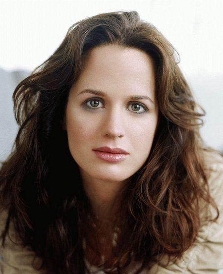 Esme Cullen, Elizabeth Reaser, Middle Aged Women Hairstyles, Wedge Hairstyles, Asymmetrical Hairstyles, Shoulder Hair, Hair Styles 2017, Funky Hairstyles, Fringe Hairstyles