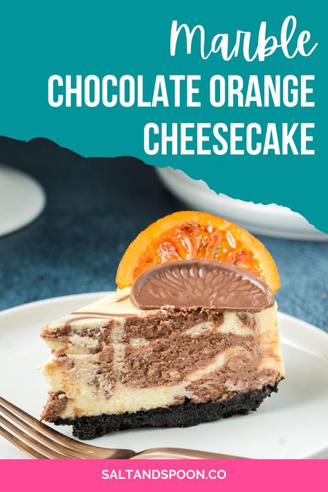 A slice of marble chocolate orange cheesecake garnished with chocolate orange segments and candied orange slices. Mandarin Orange Cheesecake, Orange Chocolate Cheesecake, Orange Cheesecake Recipes, Homemade Cheesecake Recipes, Chocolate Orange Cheesecake, Candied Orange Slices, Orange Dessert, Homemade Cheesecake, Dessert Bites