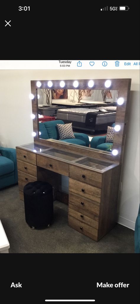 Western Vanity Desk, Diy Western Makeup Vanity, Western Makeup Room, Diy Makeup Vanity Homemade Wood, Country Vanity Ideas, Homemade Vanity Ideas Bedroom, Rustic Vanity Makeup, Western Makeup Vanity, Homemade Makeup Vanity