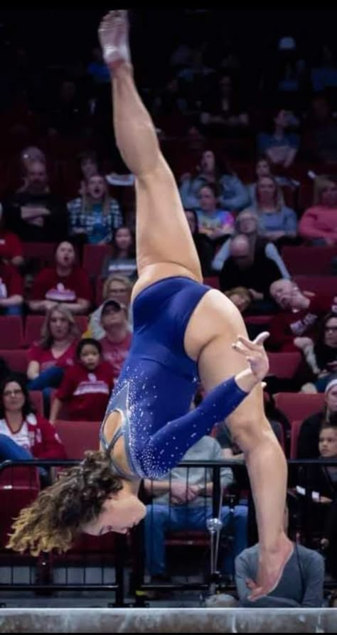 Ucla Gymnastics, College Gym, Katelyn Ohashi, Fitness Jobs, Amazing Gymnastics, Gymnastics Poses, Gymnastics Photos, Gymnastics Photography, Usa Gymnastics