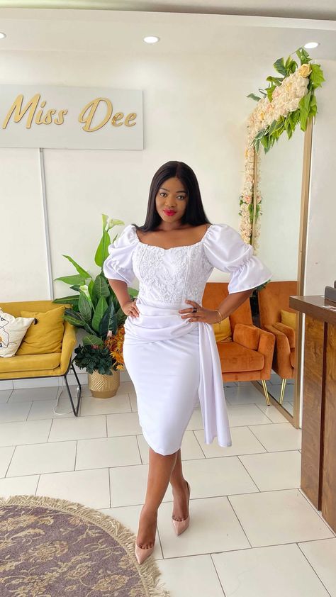 Short White Lace Gown, White Lace Gown Styles, Lace Short Gown Styles, White Lace Outfit, Short Gown Styles, White Lace Dress Short, White Lace Gown, Ghana Fashion, African Fabric Dress