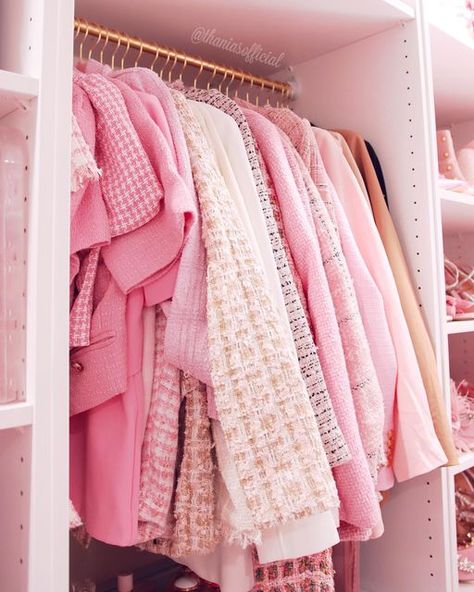 Pink Closet Aesthetic, Vanity Pink, Preppy Inspo, Pink Closet, My Dreams Come True, Girly Apartments, This Is My Life, Pinterest Ideas, Great Hairstyles