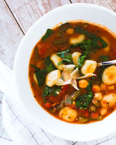 This vegetarian and vegan Italian vegetable and gnocchi soup is bursting with flavor and can be made in around 30 minutes, making it an easy weeknight meal. Gnocchi Soup Recipes, Vegetable Gnocchi, Classic Minestrone Soup Recipe, A Couple Cooks, Minestrone Soup Recipe, Gnocchi Soup, Italian Vegetables, Couple Cooking, Italian Soup