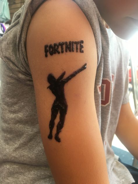 Fortnite Tattoo Ideas, Fortnite Tattoo, Tattoo Over Scar, Knuckle Tattoos, Tattoos Sleeve, Scar Tattoo, Famous Chocolate, Glitter Tattoo, Snake Eyes