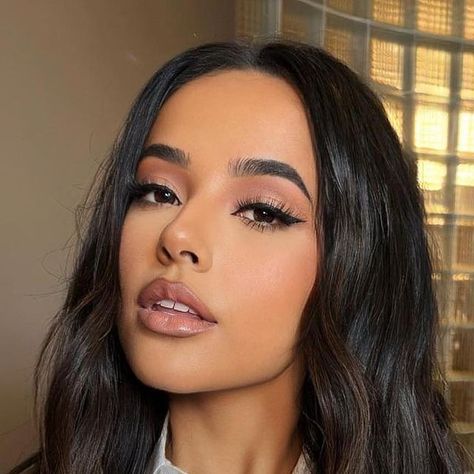 Becky G Makeup Looks, Becky G Makeup, Tan Skin Makeup, Gala Makeup, Latte Makeup, Black Hair Makeup, Bridesmaid Hair Inspo, Original Makeup, Instagram Face