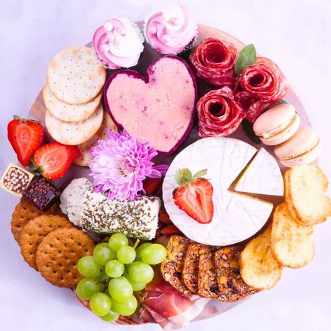 Barbecuterie Board Ideas - ideas for Barbie inspired party platters and charcuterie boards #barbieparty #barbiefoods #charcuterie Pink Themed Charcuterie Board, All Pink Charcuterie Board, Barbie Food Board, Charcuterie Board Barbie, Pink Charcuterie Board Ideas, Barbie Charcuterie, Barbie Charcuterie Board, Pink Charcuterie Board, Movie Watching Party