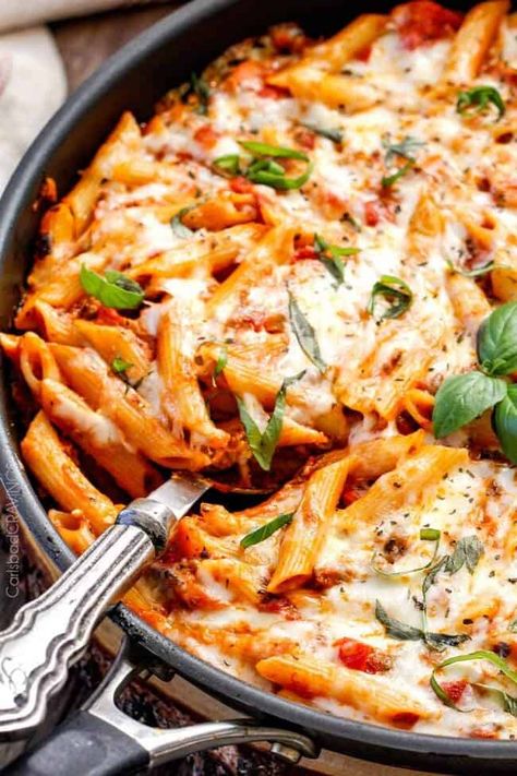 ONE Skillet Cheesy Penne with Meat Sauce Homemade Ragu, Baked Penne Pasta, Penne Recipes, Penne Pasta Recipes, Cheese Pasta Recipes, Ragu Sauce, Pasta With Meat Sauce, Baked Penne, Skillet Pasta