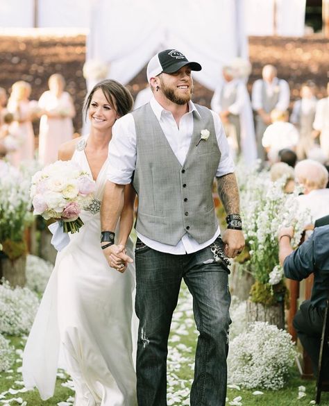 Groom Attire Rustic, Country Groom Attire, Casual Groom Outfit, Country Wedding Groomsmen, Country Wedding Attire, Rustic Groomsmen Attire, Country Wedding Groom, Rustic Wedding Attire, Rustic Wedding Groom