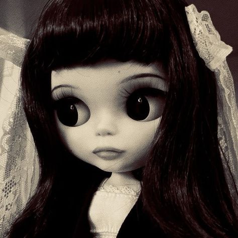 me actually Dolls With Big Eyes, Male Doll Aesthetic, Blythe Doll Icon, Black Hair Blythe Doll, Blythe Doll Pfp, Black Blythe Dolls, Black Hair Pfp, Doll Icon, Doll Pfp