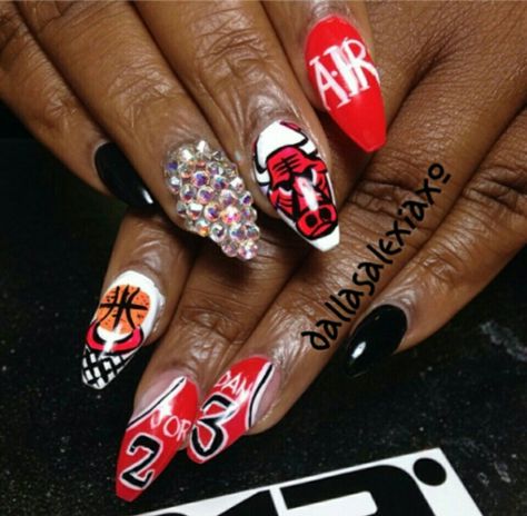 Bull Nails, Sports Themed Nails, Birthday Nails Inspiration, Cubs Nails, Sports Nail Art, Tattoo Bull, Basketball Nails, Nike Nails, Jordan Birthday