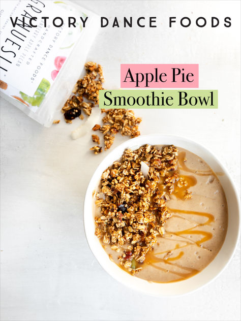 Apple Pie Smoothie Bowl topped with Cranberry Apple Pecan Granuesli® and caramel drizzle, perfect for a quick and healthy fall breakfast Friendsgiving Dessert Ideas, Creamy Apple Pie, No Bake Thanksgiving, Friendsgiving Dessert, Apple Pie Smoothie, Easy Apple Pie, Thanksgiving Friendsgiving, Cranberry Apple, Apple Season