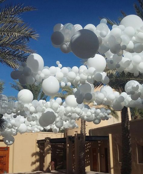 Sky Balloons Decorations, Clouds Aesthetic Party, Cloud Party Backdrop, Up In The Clouds Party, White Balloon Clouds, Cloud Nine Decorations, Fence Decorating Ideas For Party, Cloud 29 Birthday, Cloud Balloon Decor