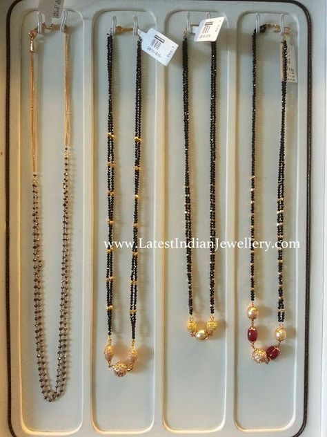 Black Beads Chains Gold Short, Black Beads Mangalsutra Design Simple Short, Blackbeads Short Models, Short Black Beads Designs, Black Diamond Mangalsutra, Nallapusalu Designs Gold Short, Simple Black Beads, Antique Mangalsutra, Black Diamond Chain