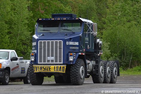 Oshkosh HET Tractor | Trucks, Buses, & Trains by granitefan713 | Flickr Oshkosh Truck, Classic Tractor, Army Truck, Road Train, Show Trucks, Heavy Duty Trucks, Expedition Vehicle, Big Rig Trucks, Large Cars