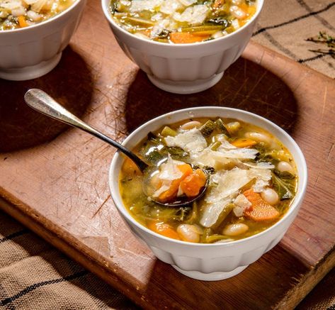 Alice Waters’s Seasonal Minestrone Recipe - NYT Cooking Green Beans Tomatoes, Gluten Free Pesto, Pesto Spinach, Alice Waters, Recipe Soup, Summer Recipe, Simple Food, Nyt Cooking, Minestrone