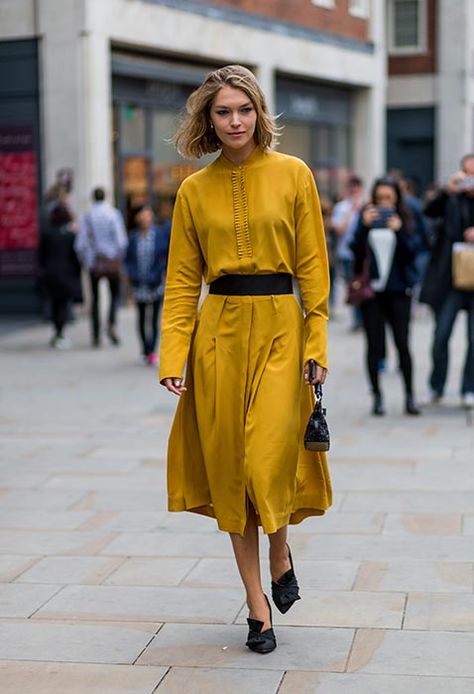 Arizona Muse's best fashion moments - Photo 10 Uk Street Style, Mustard Fashion, Mustard Dress, Street Style 2016, London Fashion Week Street Style, Fashion Week Spring 2014, Mustard Dressing, Dress For Summer, London Street Style