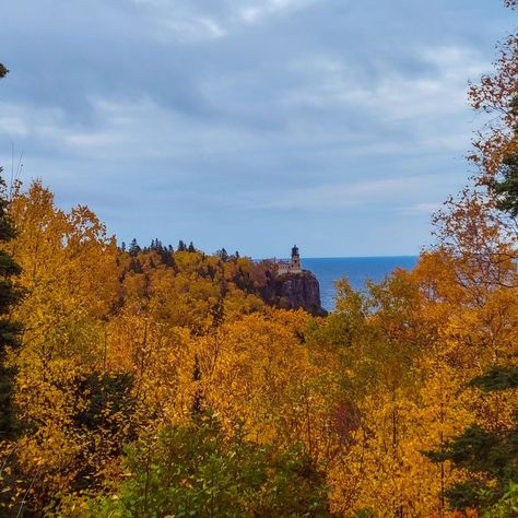 🍁🍂10 FALL DESTINATIONS IN MN🍁🍂 ✨️Blog Article Out Now (link in bio)✨️ Countless fall places have captured my heart. Truthfully, there are many more that I could add to this list! As of the past 2 years, these places have captured the magic of fall that Minnesota has to offer! ✨️Taylors Falls ✨️Hastings ✨️@voyageursnps ✨️Lanesboro ✨️Grand Marais ✨️Lutsen ✨️Anoka ✨️Park Rapids ✨️Bemidji ✨️Crosby Lutsen Mn, Fall Places, Grand Marais Minnesota, Fall Destinations, Grand Marais, Blog Article, Minnesota, My Heart, The Magic