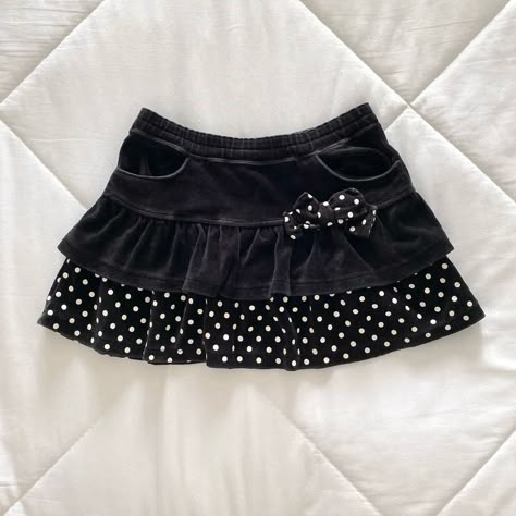 Harajuku Style Fitted Ruffled Mini Skirt, Fitted Harajuku Mini Skirt, Fitted Harajuku Ruffled Mini Skirt, Harajuku Ruffled Mini Skirt, Harajuku Mini Skirt With Ruffled, Tiered Design, Dark Outfits, Super Cute Dresses, Stockholm Fashion, 2000s Fashion Outfits