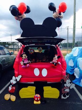 50+ Best Trunk Or Treat Decorations—How To Decorate Your Car For Halloween Halloween Car Decorations, Trunk Or Treat Ideas, Scary Halloween Pumpkins, No Carve Pumpkin Decorating, Halloween Pumpkins Carvings, Treat Ideas, Trunk Or Treat, Theme Halloween, Creative Halloween Costumes