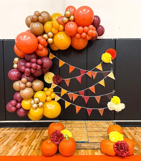 Aledo Middle School 7th and 8th graders are ready for their fall dance! 🍂🎃 #hippophoorayballoons #balloons #balloongarland… | Instagram Middle School Fall Dance Decorations, Middle School Dance Decorations, School Fall Festival Ideas Decoration, Middle School Fall Festival Ideas, Fall Festival Decorations School, Fall Dance Themes, Fall Ball Dance, Fall Dance Decorations, Fall Fest Ideas