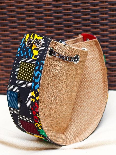 Sewing Makeup Bag, Canvas Bag Diy, Ankara Bags, Handmade Fabric Bags, African Bag, Sac Diy, African Accessories, Diy Leather Bag, Afrikaanse Mode