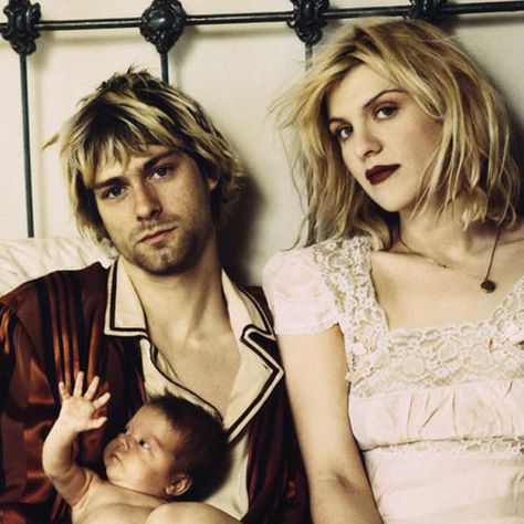 Courtney Love Kurt Cobain, Where Did You Sleep Last Night, Kurt Cobain Photos, Kurt Courtney, Hole Courtney Love, Courtney Love Hole, Kurt And Courtney, Kurt Nirvana, Donald Cobain