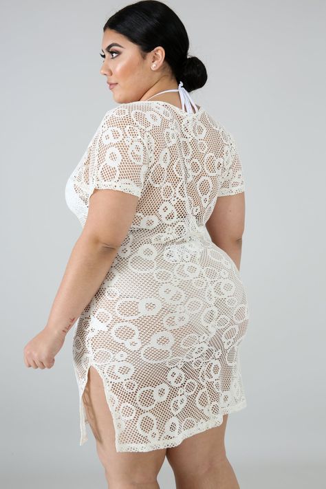 Jesenia Perez, Chubby Fashion, Plus Size Models, Black Beauty, Stretchy Fabric, Round Neckline, Beauty Women, Circles, Cold Water