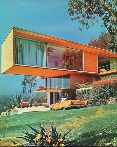 70s Modern Architecture, 60s Mod Architecture, Post Modernist Architecture, Modern 70s Architecture, Space Age House Exterior, 70s Exterior Design, 70s House Outside, Retro House Exterior Midcentury Modern, Creative House Exterior