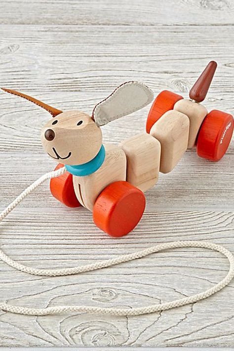 13 Gifts for Toddlers Under $30 That You Absolutely Needs to Buy Wooden Toys Design, Wooden Toys Plans, Woodworking Toys, Good Birthday Presents, Plan Toys, Land Of Nod, Kids Wooden Toys, Happy Puppy, Pull Toy