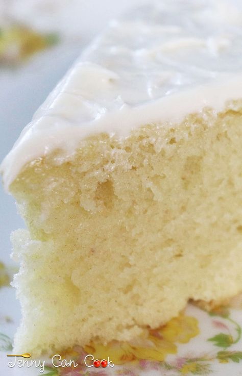 Quick Vanilla Cake, Keto Diet Drinks, Easy Vanilla Cake, Easy Vanilla Cake Recipe, Wacky Cake, Donut Muffins, Quick Cake, Keto Diet Snacks, Low Carb Dessert