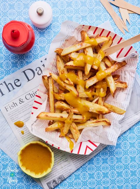 Chip Shop Curry Sauce Recipe, Chip Shop Curry Sauce, Vegan Chips, Yogurt Curry, Pinch Of Nom, Vegetable Stock Cubes, Low Calorie Cooking, Curry Sauce, Grated Cheese