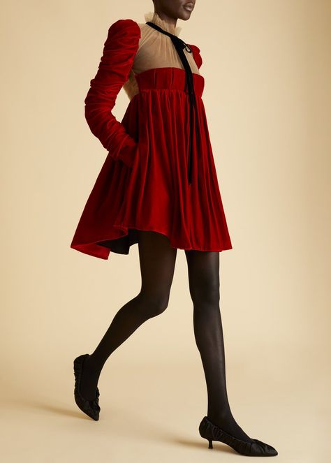 Vintage Velvet Cocktail Dress, Red Velvet Dress Outfit, Red Dress Ideas, Velvet Red Dress, Red Velvet Outfit, Velvet Dresses Outfit, Lizzie Hearts, Ribbon Choker, Velvet Cocktail Dress