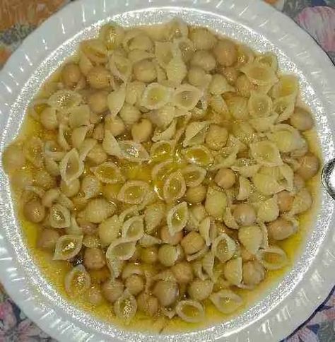 PASTA & CECI (CHICKPEAS PASTA: THE ITALIAN COMFORT FOOD) - Cooking Italians Pasta Ceci, Chickpeas Pasta, Italy Pasta, Recipe For Pasta, Pancetta Pasta, Italian Comfort Food, Italian Breakfast, Italian Meats, Italian Pasta Recipes